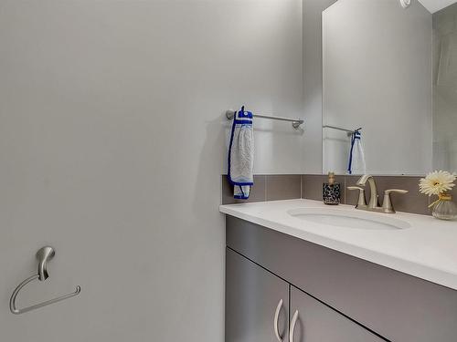 3578 Cherry Landing, Edmonton, AB - Indoor Photo Showing Bathroom