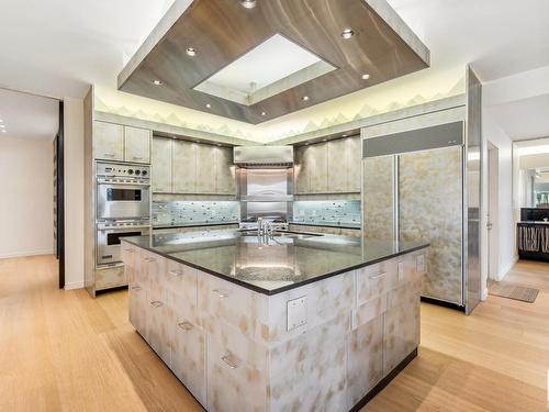 8771 Strathearn Drive, Edmonton, AB - Indoor Photo Showing Kitchen