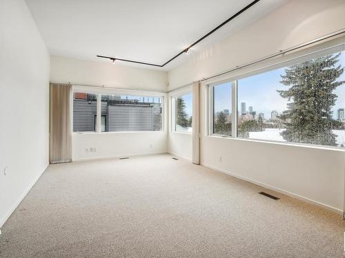 8771 Strathearn Drive, Edmonton, AB - Indoor Photo Showing Other Room