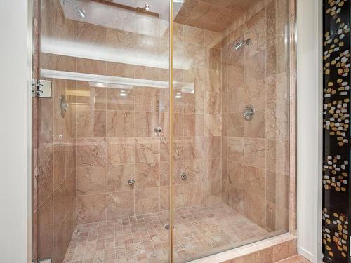 8771 Strathearn Drive, Edmonton, AB - Indoor Photo Showing Bathroom