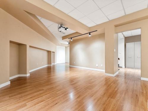 8771 Strathearn Drive, Edmonton, AB - Indoor Photo Showing Other Room