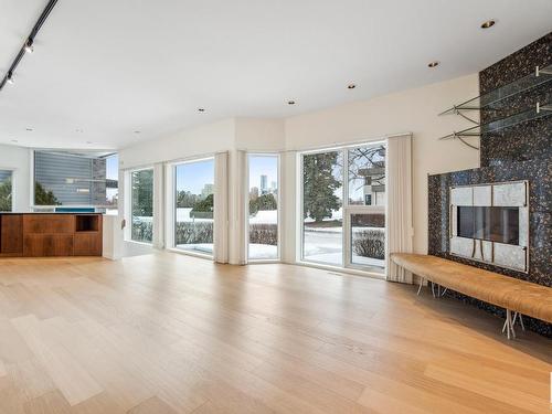 8771 Strathearn Drive, Edmonton, AB - Indoor Photo Showing Living Room