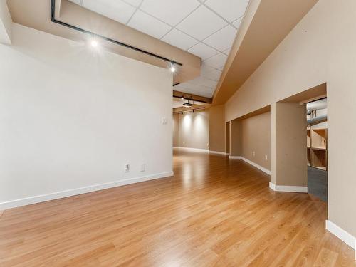 8771 Strathearn Drive, Edmonton, AB - Indoor Photo Showing Other Room