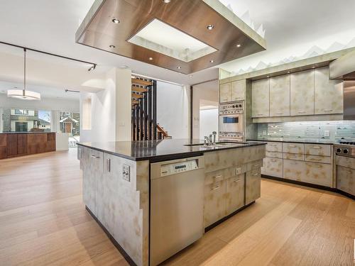 8771 Strathearn Drive, Edmonton, AB - Indoor Photo Showing Kitchen