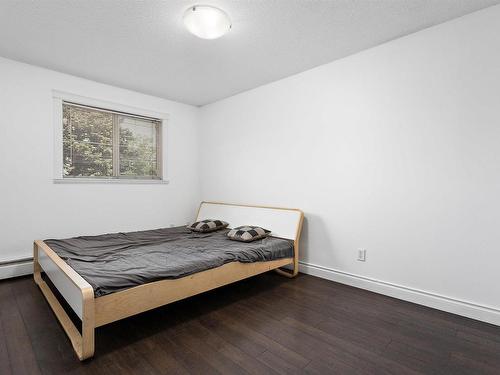 101 10520 80 Avenue, Edmonton, AB - Indoor Photo Showing Bedroom