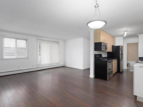 101 10520 80 Avenue, Edmonton, AB - Indoor Photo Showing Kitchen