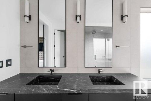 4081 Whispering River Drive, Edmonton, AB - Indoor Photo Showing Kitchen