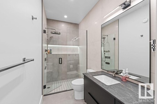 4081 Whispering River Drive, Edmonton, AB - Indoor Photo Showing Bathroom