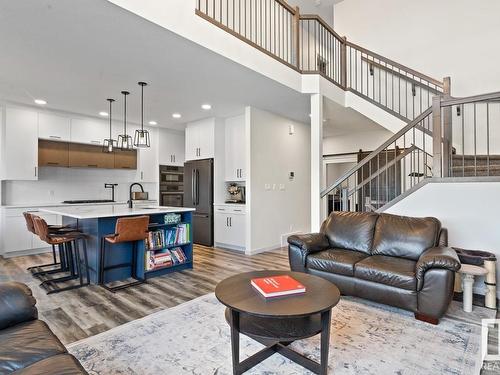 17119 46 Street, Edmonton, AB - Indoor Photo Showing Living Room