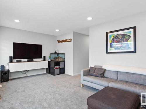 17119 46 Street, Edmonton, AB - Indoor Photo Showing Living Room