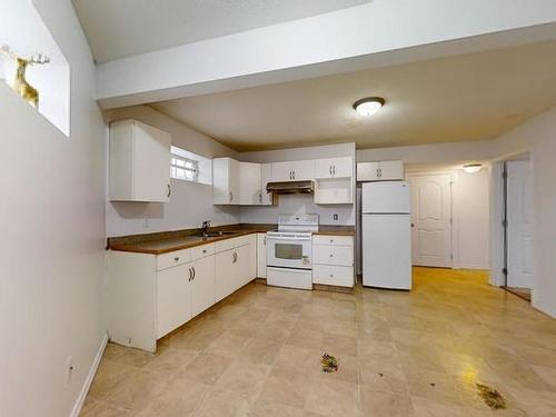 3516 29 Street, Edmonton, AB - Indoor Photo Showing Kitchen