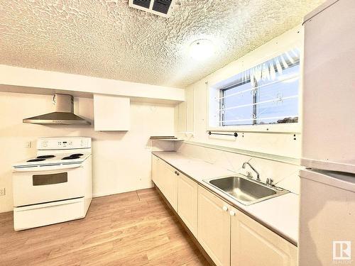 12427 96 Street, Edmonton, AB - Indoor Photo Showing Kitchen