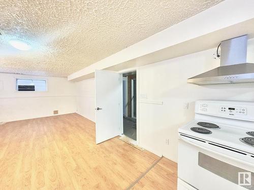 12427 96 Street, Edmonton, AB - Indoor Photo Showing Kitchen