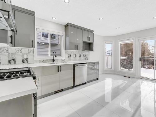 525 Jellett Way, Edmonton, AB - Indoor Photo Showing Kitchen