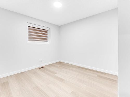 525 Jellett Way, Edmonton, AB - Indoor Photo Showing Other Room