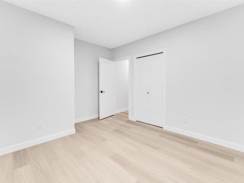 525 Jellett Way, Edmonton, AB - Indoor Photo Showing Other Room