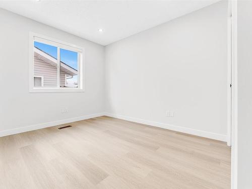 525 Jellett Way, Edmonton, AB - Indoor Photo Showing Other Room