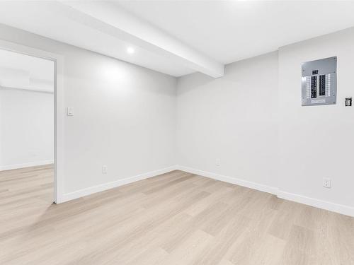 525 Jellett Way, Edmonton, AB - Indoor Photo Showing Other Room