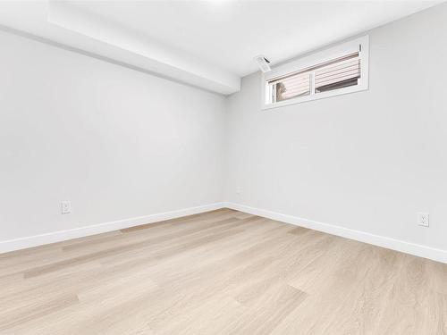 525 Jellett Way, Edmonton, AB - Indoor Photo Showing Other Room