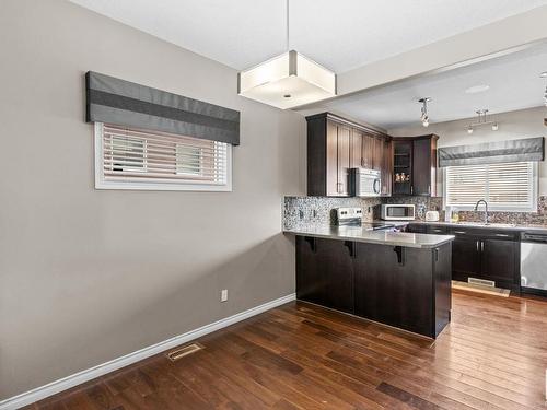 857 Chappelle Link, Edmonton, AB - Indoor Photo Showing Kitchen