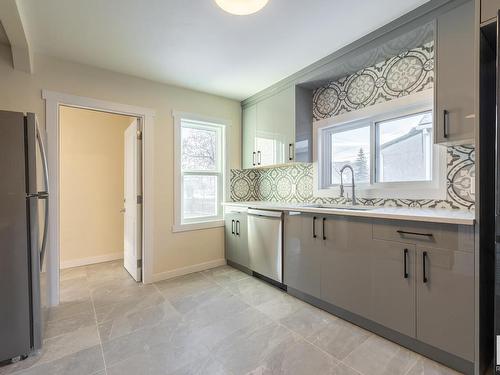 10819 92 Street, Edmonton, AB - Indoor Photo Showing Kitchen