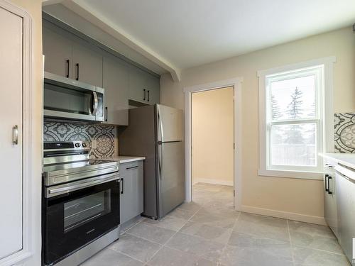 10819 92 Street, Edmonton, AB - Indoor Photo Showing Kitchen