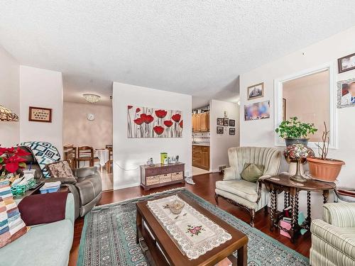 9912 170 Avenue, Edmonton, AB - Indoor Photo Showing Living Room