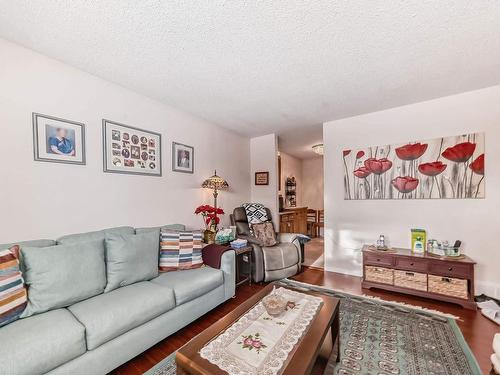 9912 170 Avenue, Edmonton, AB - Indoor Photo Showing Living Room