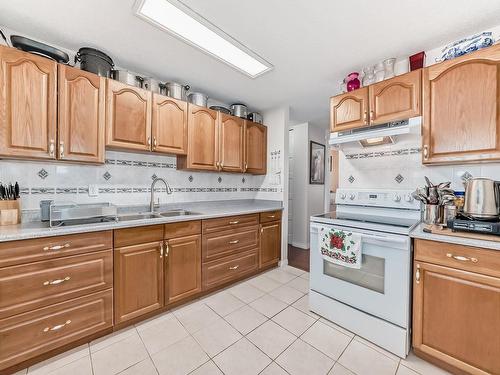 9912 170 Avenue, Edmonton, AB - Indoor Photo Showing Kitchen With Double Sink