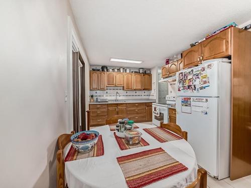 9912 170 Avenue, Edmonton, AB - Indoor Photo Showing Kitchen