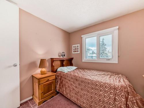 9912 170 Avenue, Edmonton, AB - Indoor Photo Showing Bedroom