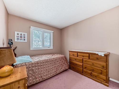 9912 170 Avenue, Edmonton, AB - Indoor Photo Showing Bedroom