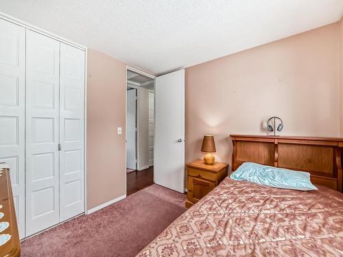 9912 170 Avenue, Edmonton, AB - Indoor Photo Showing Bedroom