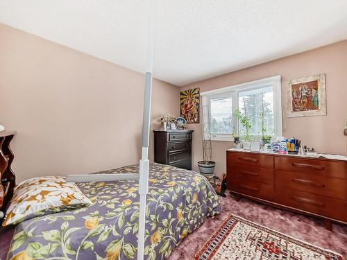 9912 170 Avenue, Edmonton, AB - Indoor Photo Showing Bedroom