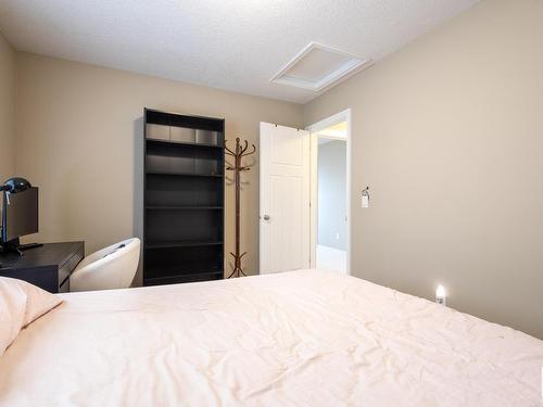 5932 12 Avenue, Edmonton, AB - Indoor Photo Showing Bedroom