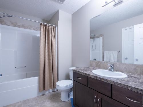 5932 12 Avenue, Edmonton, AB - Indoor Photo Showing Bathroom