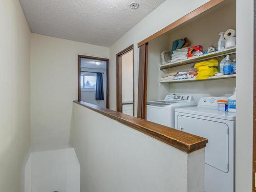 305 Lancaster Terrace, Edmonton, AB - Indoor Photo Showing Laundry Room