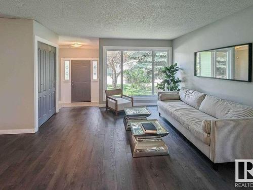 9307 176 Street, Edmonton, AB - Indoor Photo Showing Living Room