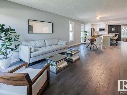 9307 176 Street, Edmonton, AB - Indoor Photo Showing Living Room