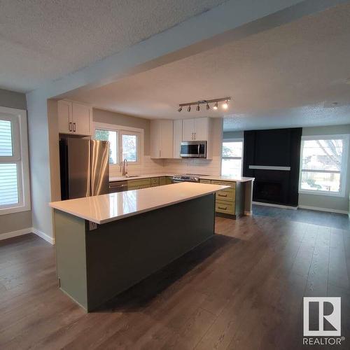 9307 176 Street, Edmonton, AB - Indoor