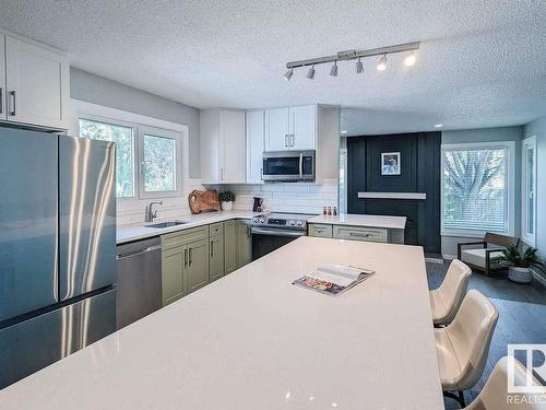 9307 176 Street, Edmonton, AB - Indoor Photo Showing Kitchen