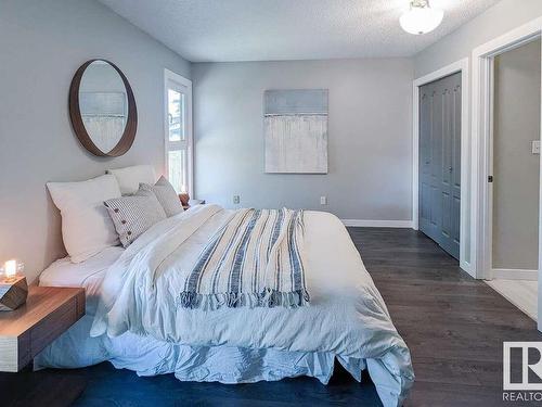 9307 176 Street, Edmonton, AB - Indoor Photo Showing Bedroom