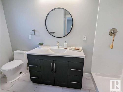 9307 176 Street, Edmonton, AB - Indoor Photo Showing Bathroom