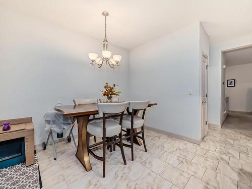 79 13825 155 Avenue Nw, Edmonton, AB - Indoor Photo Showing Dining Room