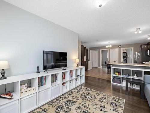 7 10103 101 Avenue, Morinville, AB - Indoor Photo Showing Living Room