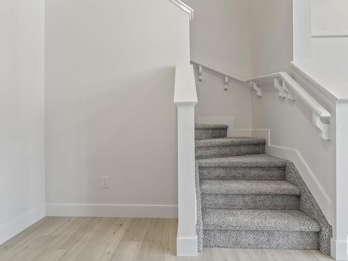 3341 Erlanger Bend Bend, Edmonton, AB - Indoor Photo Showing Other Room