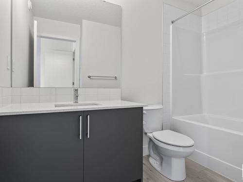 3341 Erlanger Bend Bend, Edmonton, AB - Indoor Photo Showing Bathroom