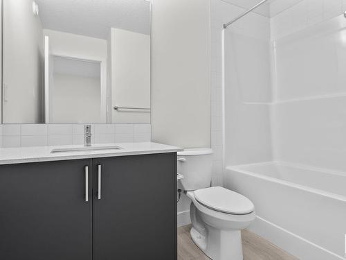 3341 Erlanger Bend Bend, Edmonton, AB - Indoor Photo Showing Bathroom