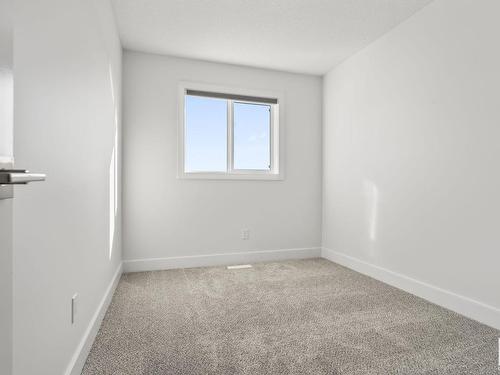 3341 Erlanger Bend Bend, Edmonton, AB - Indoor Photo Showing Other Room