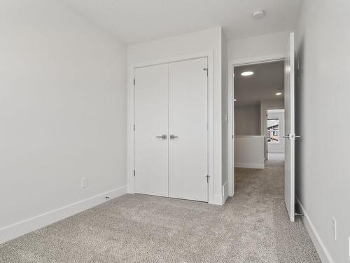 3341 Erlanger Bend Bend, Edmonton, AB - Indoor Photo Showing Other Room